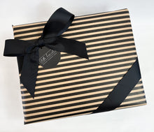 Load image into Gallery viewer, Le Pamper Hamper