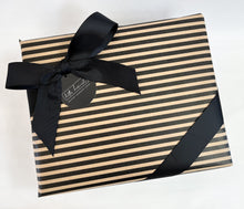 Load image into Gallery viewer, Je t'Aime Hamper